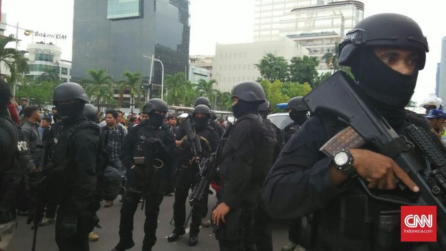 Menteri Tjahjo mengatakan, telah membahas kewaspadaan dan deteksi dini di wilayah lain di Indonesia pasca ledakan di Thamrin.