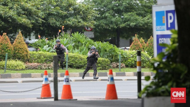 Aparat kepolisian mengklaim telah berhasil menguasai kondisi pasca terjadinya ledakan di Starbucks dan sebuah pos polisi di Thamrin, Jakarta, Kamis (14/1).