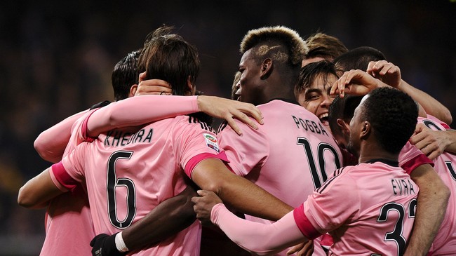 Juventus unggul empat gol tanpa balas atas Udinese hingga jeda babak pertama lanjutan Serie A Italia di Stadion Friuli, Minggu (17/1). 