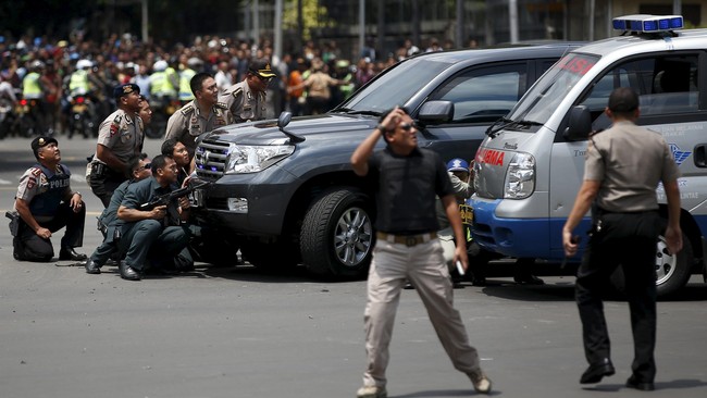 Pasca rentetan serangan bom di Sarinah, Thamrin pada Kamis (14/1) siang, GrabTaxi menawarkan transportasi gratis untuk membantu proses evakuasi.