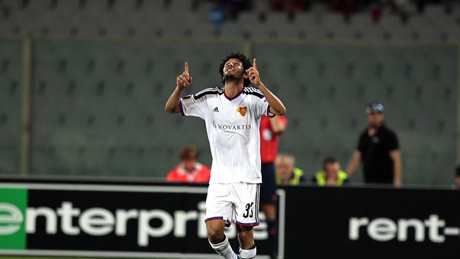 Gelandang tim nasional Mesir, Mohamed Elneny, menjadi pembelian pertama Arsenal di bursa transfer musim dingin.