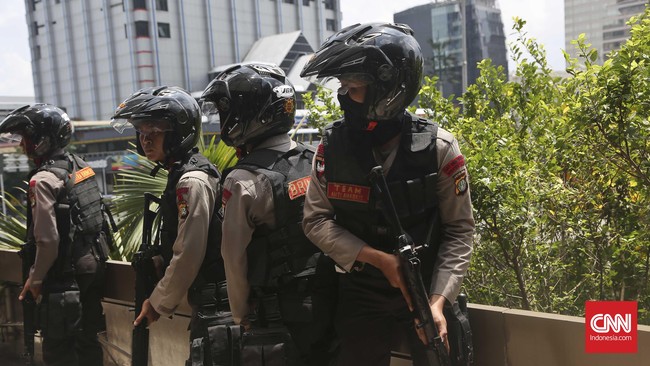 Meski Polri sukses melumpuhkan kelima teroris, namun tetap ada yang mengganjal, mengingat seharusnya hal tersebut dapat diantisipasi jauh hari.