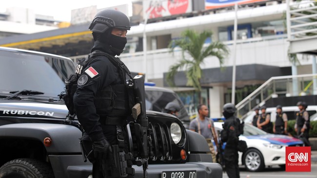 Usai serangkaian ledakan dan tembakan di wilayah Thamrin, Jakarta, Uni Eropa menyatakan mendukung pemerintah Indonesia untuk melawan terorisme.