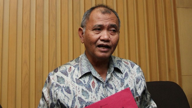 Menurut Agus, ketika pihaknya memanggil Aris untuk membicarakan perihal undangan tersebut, jenderal bintang satu itu ternyata sudah tidak ada di ruangan.