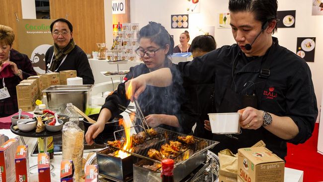 Kuliner Indonesia seolah menegaskan kembali posisinya di mata dunia. Kali ini giliran masyarakat Eropa, khususnya Belanda yang terpukau dengan cita rasanya.