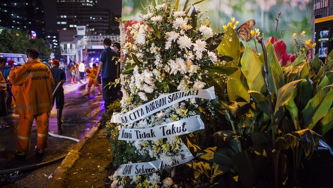 Dirut PT Sarinah membatah pesan berantai yang sempat beredar luas di media sosial soal aksi heroik satpam Sarinah yang menjadi korban ledakan, kemarin.