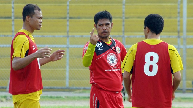 Dua kartu merah mewarnai pertandingan antara Semen Padang dan Pusamania Borneo FC pada semifinal leg kedua Piala Jenderal Sudirman babak pertama.