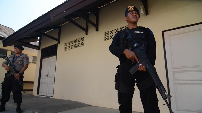 Kepala Kepolisian Resor Poso Ajun Komisaris Bear Ronny Suseno membenarkan adanya penambahan jumlah personel Brimob dan TNI dalam perburuan teroris Poso.