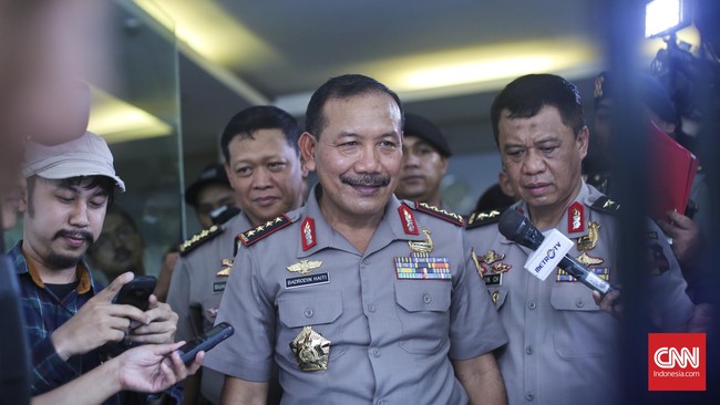 Sebagai Kapolda Sulbar pertama, Kepala Polri Jenderal Badrodin Haiti telah menunjuk Brigadir Jenderal Lukman Wahyu.