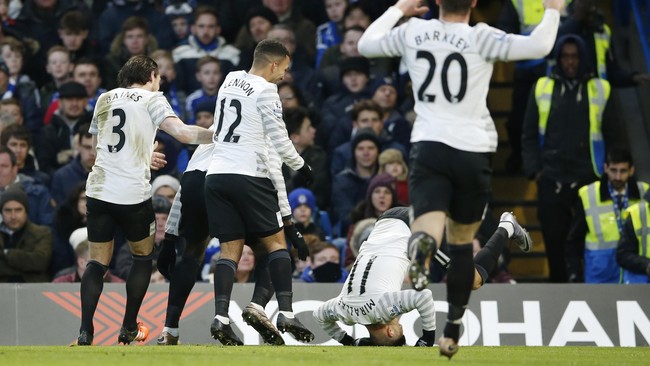 Bek Everton, Leighton Baines yakin timnya memiliki kesempatan untuk mengalahkan Manchester City di Stadion Etihad.