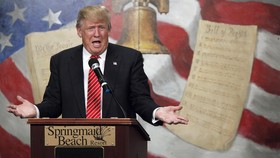 Dukung Cuitan Serang Bush, Trump Jadi Perbincangan di Medsos