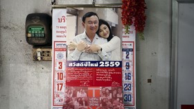 Keluarga Shinawatra Galang Dukungan dengan Kalender 2016