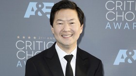 Bintang 'Crazy Rich Asians' Disebut Muncul di 'Avengers 4'