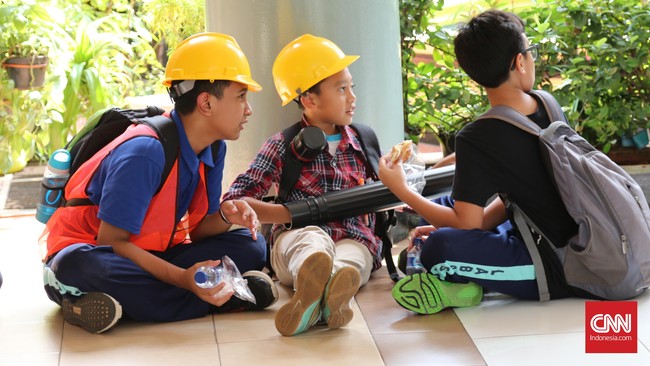 Menjelang tahun ajaran baru, aktivitas ayah bunda adalah mencari sekolah lanjutan buat anak-anak, bukan? Kriteria ini mungkin membantu.