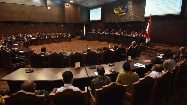 Dalam pertimbangan putusan atas UU Cipta Kerja, Mahkamah Konstitusi menegaskan obesitas regulasi tak boleh menjadi alasan mengesampingkan pedoman penyusunan UU.