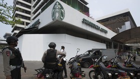 Polisi Jaga Tiap Gedung Lingkar Istana Sejak November 2015