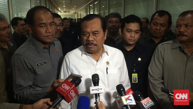Jaksa Agung Prasetyo menjelaskan proses pemulangan Samadikun Hartono dari China harus diselesaikan melalui pembicaraan.