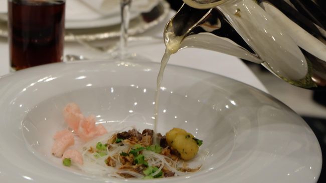 Makanan Padang, seperti rendang, ayam lado ijo sampai soto padang diperkenalkan di Madrid, Spanyol dalam rangkaian acara Madrid Fusion.