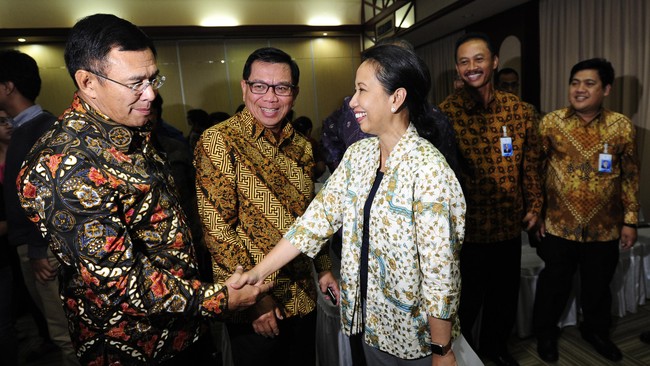 Kementerian BUMN mempertimbangkan untuk mengizinkan bank-bank pelat merah melibatkan nasabahnya secara langsung dalam pembiayaan proyek infrastruktur BUMN.