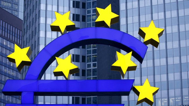 Presiden Prancis Emmanuel Macron mengatakan KTT Uni Eropa harus menghasilkan satu nama baru pimpinan European Central Bank (ECB) dan tiga petinggi Komisi Eropa.