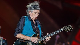 Nyawa Donald Trump Hampir Melayang di Tangan Keith Richards