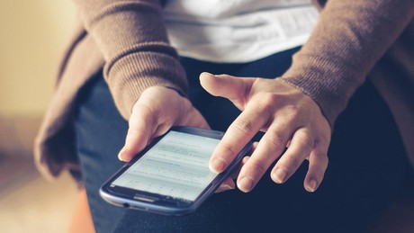 HP Android menjadi lambat atau lemot adalah salah satu masalah yang sering dijumpai, namun terdapat sejumlah cara agar HP Android Anda bisa kembali ngebut.