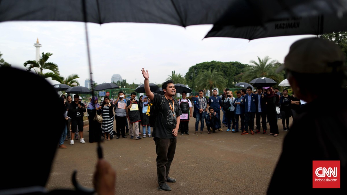 Tahun Kesembilan Kamisan, Keluarga Bicara Lewat Bunga