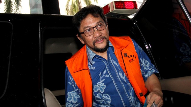 Direktur PT Banten Global Development, Ricky Tampinongkol, ditunjuk kepala daerah Banten, Rano Karno, untuk membangun bank daerah.