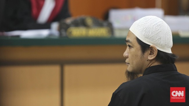 Terdakwa simpatisan Negara Islam Irak Suriah (ISIS) Robby Risa Putra menyatakan bahwa kelompoknya tidak sepakat dengan hukum yang berlaku di Indonesia.