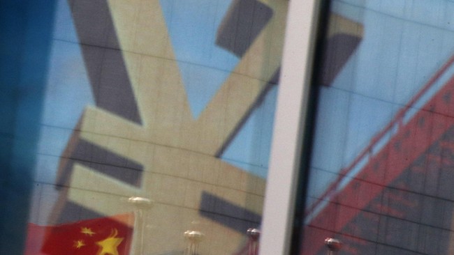 Pelemahan yuan yang dilakukan China bisa meningkatkan beban utang luar negeri pemerintah. Pelemahan juga berbahaya bagi kinerja ekspor dalam negeri.