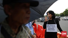 Tahun Kesembilan Kamisan, Keluarga Bicara Lewat Bunga