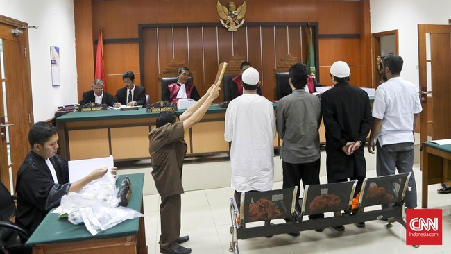 Terdakwa Tuah Febriwansyah alias Muhammad Fachry menerima tuntutan paling tinggi yaitu delapan tahun kurungan penjara.