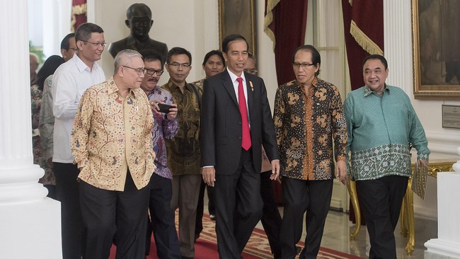 Selain menteri, hadir pula Ridwan Kamil, Surya Paloh, dan Farouk Muhammad, dalam peringatan Hari Pers Nasional yang bertepatan dengan ulang tahun PWI.