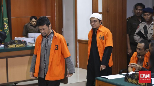 Personel gabungan dikerahkan dari mulai Brimob, Gegana, Densus 88 dan Polres Jakarta Barat. Setiap pengunjung yang akan masuk juga diperiksa.