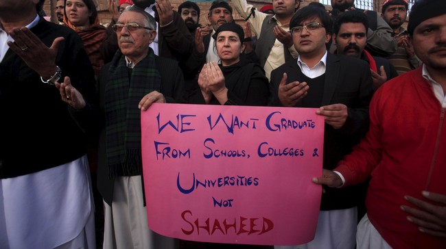 Usai serangan di sebuah kampus di Pakistan, komandan senior Taliban, bersumpah akan lebih banyak meluncurkan serangan ke sekolah dan universitas.