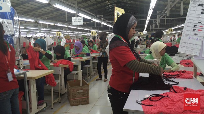 Sebanyak 18 perusahaan di Jawa Barat dan Daerah Istimewa Yogyakarta (DIY) mengajukan permohonan memangkas upah buruh 25 persen.