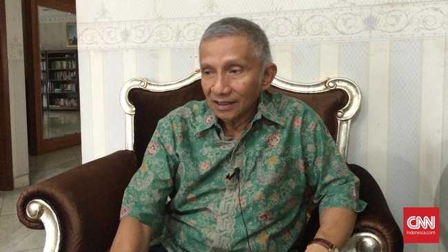 "Saya lapor Kapolda. Setelah satu setengah bulan dia mengatakan, 'Maaf Pak Amien tidak ditemukan (penembaknya)'," kata Amien Rais.