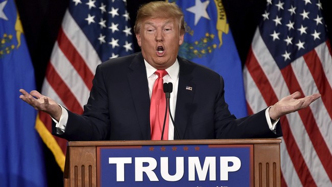 Kandidat calon presiden Amerika Serikat Donald Trump membawa pertengkarannya dengan pemandu acara Fox News, Megyn Kelly ke ranah media sosial Twitter.