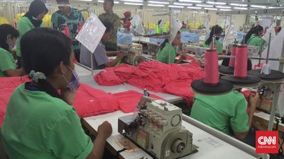 Alarm PHK Menyala Intai Tekstil hingga Plastik, Pemerintah Harus Apa?
