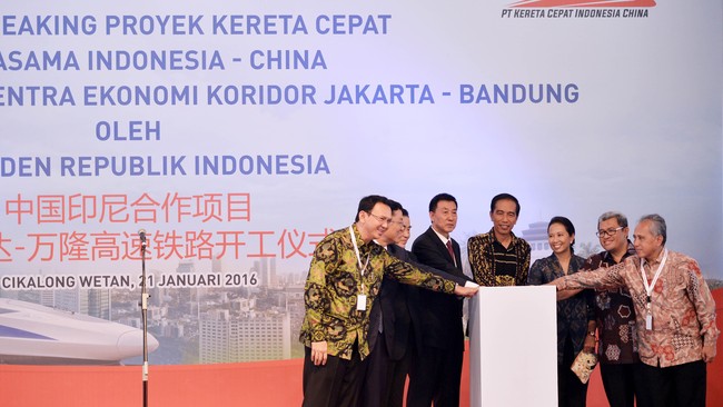 Menteri BUMN Rini Soemarno memastikan berbagai pekerjaan konstruksi proyek kereta cepat Jakarta-Bandung dilakukan di 21 titik paling kritikal mulai Mei 2018.