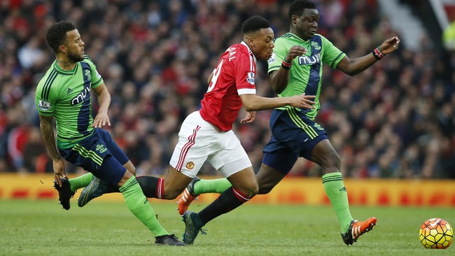 Manchester United dan Southampton menyajikan duel yang tak seru di babak pertama. Skor sementara di Old Trafford masih 0-0.