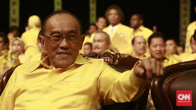 Ketua Umum Golkar yang juga Ketua Presidium KMP Aburizal Bakrie membantah koalisi akan bubar.
