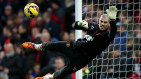 Valdes Akhirnya Dilepas MU