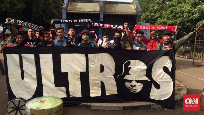 Salah satu koordinator Ultras mengatakan, Semen Padang sering dirugikan keputusan wasit selama ini. Ia berharap hal ini tak terulang lagi.