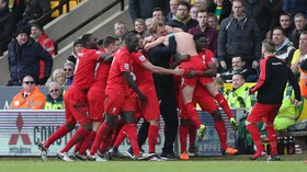 Kacamata Pecah Klopp Warnai Kemenangan Liverpool