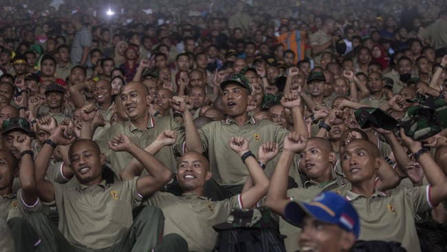 Ketua BOPI dan salah satu pimpinan Komisi X DPR RI tak mempermasalahkan klub sepak bola yang mengenakan atribut nama TNI, PS TNI, dalam kompetisi ISC.