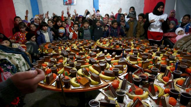 Kebanyakan orang tua pasti ingin menggelar pesta istimewa untuk ulang tahun pertama sang anak. The Daily Meal melansir tiga ide unik pesta anak.