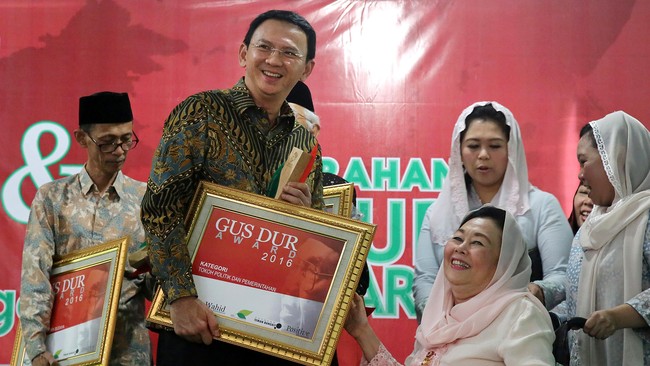 Ahok menyanjung Yusril Ihza Mahendra sebagai sosok yang hebat, namun ia mengaku repot jika berpasangan dengannya dalam Pilkada DKI Jakarta.