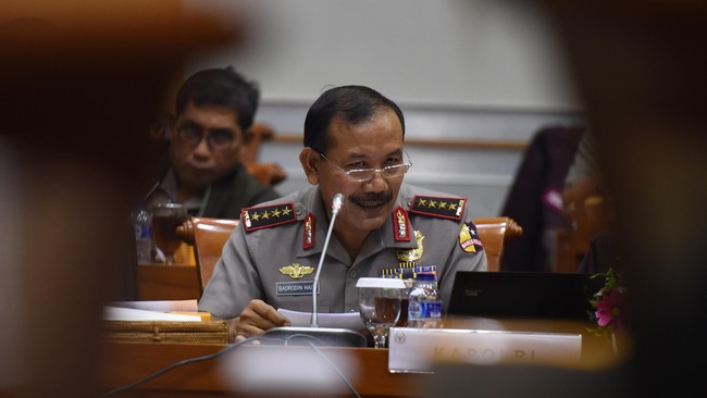 Badrodin mengaku sebelumnya menerima laporan terhadap Ketua Umum Gafatar Mahful M Tumanurung ke Badan Reserse Kriminal Mabes Polri.