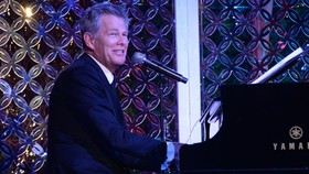 Kolaborasi David Foster dengan Para Musisi yang Penuh Canda